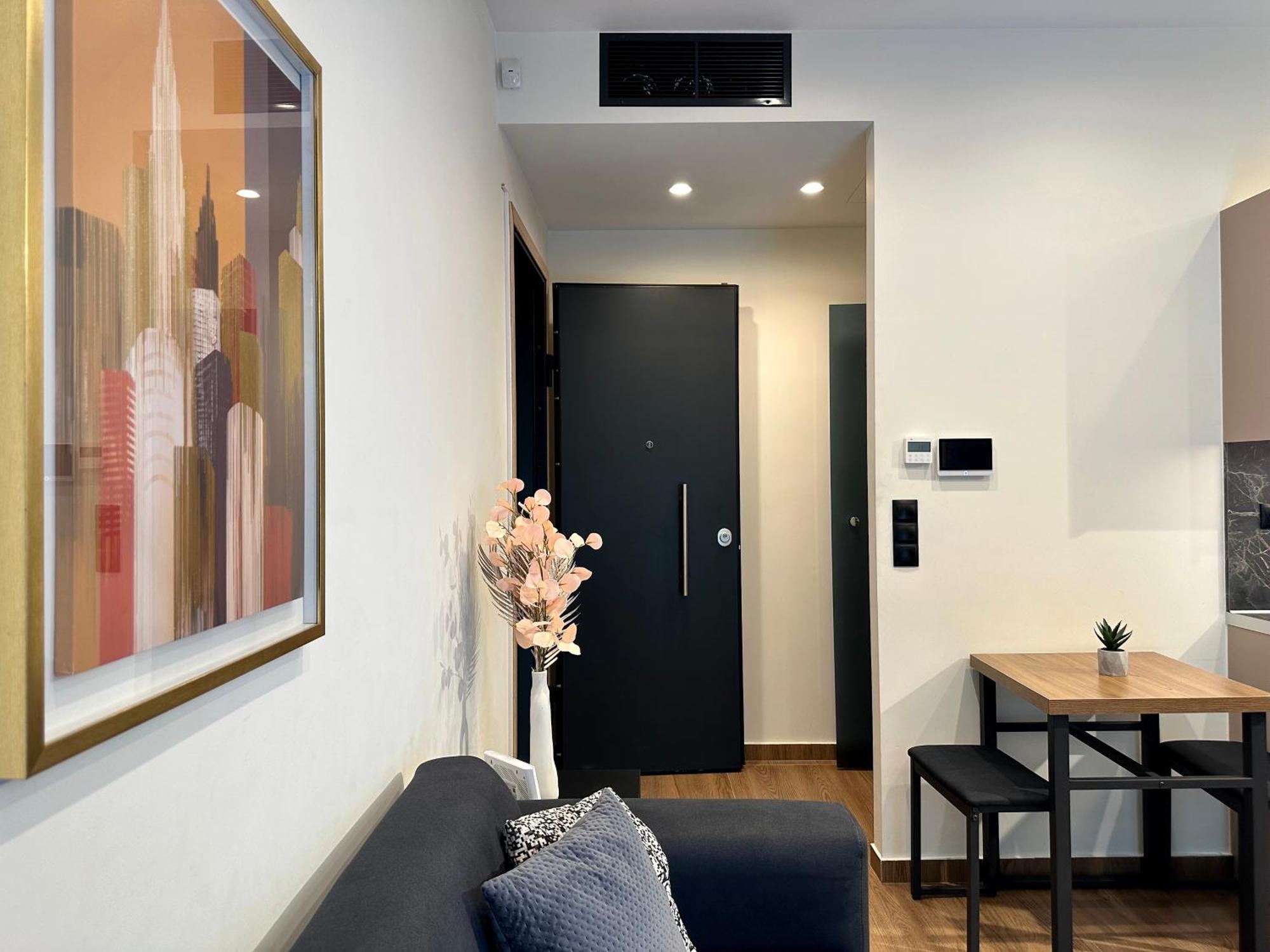 T&T Luxury Apartments - Rooftop Jacuzzi アテネ エクステリア 写真
