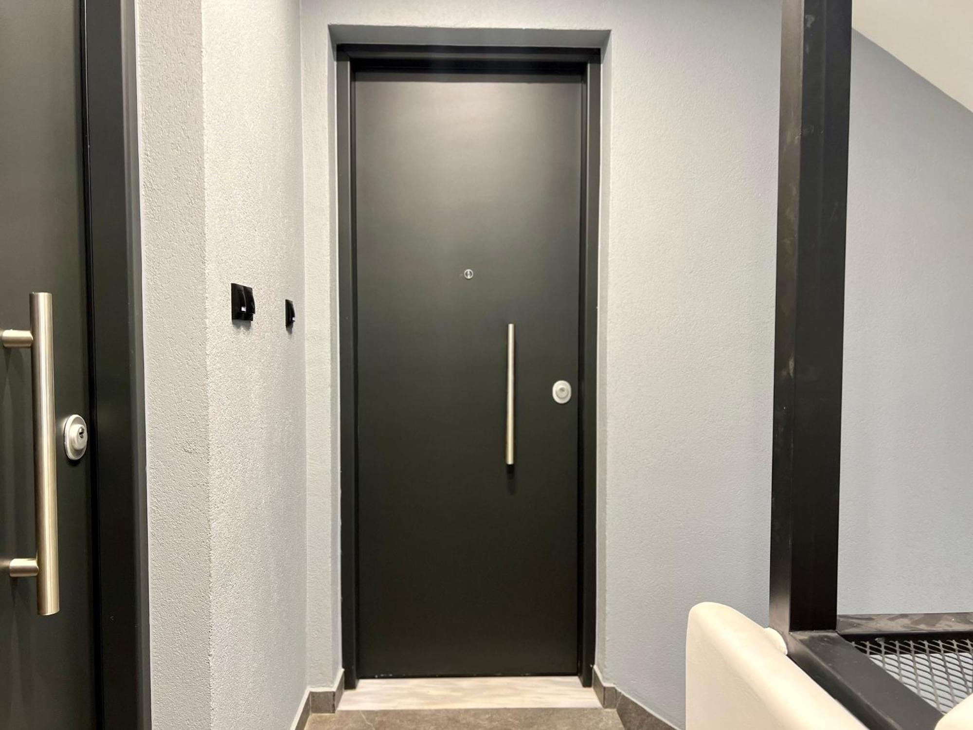T&T Luxury Apartments - Rooftop Jacuzzi アテネ エクステリア 写真