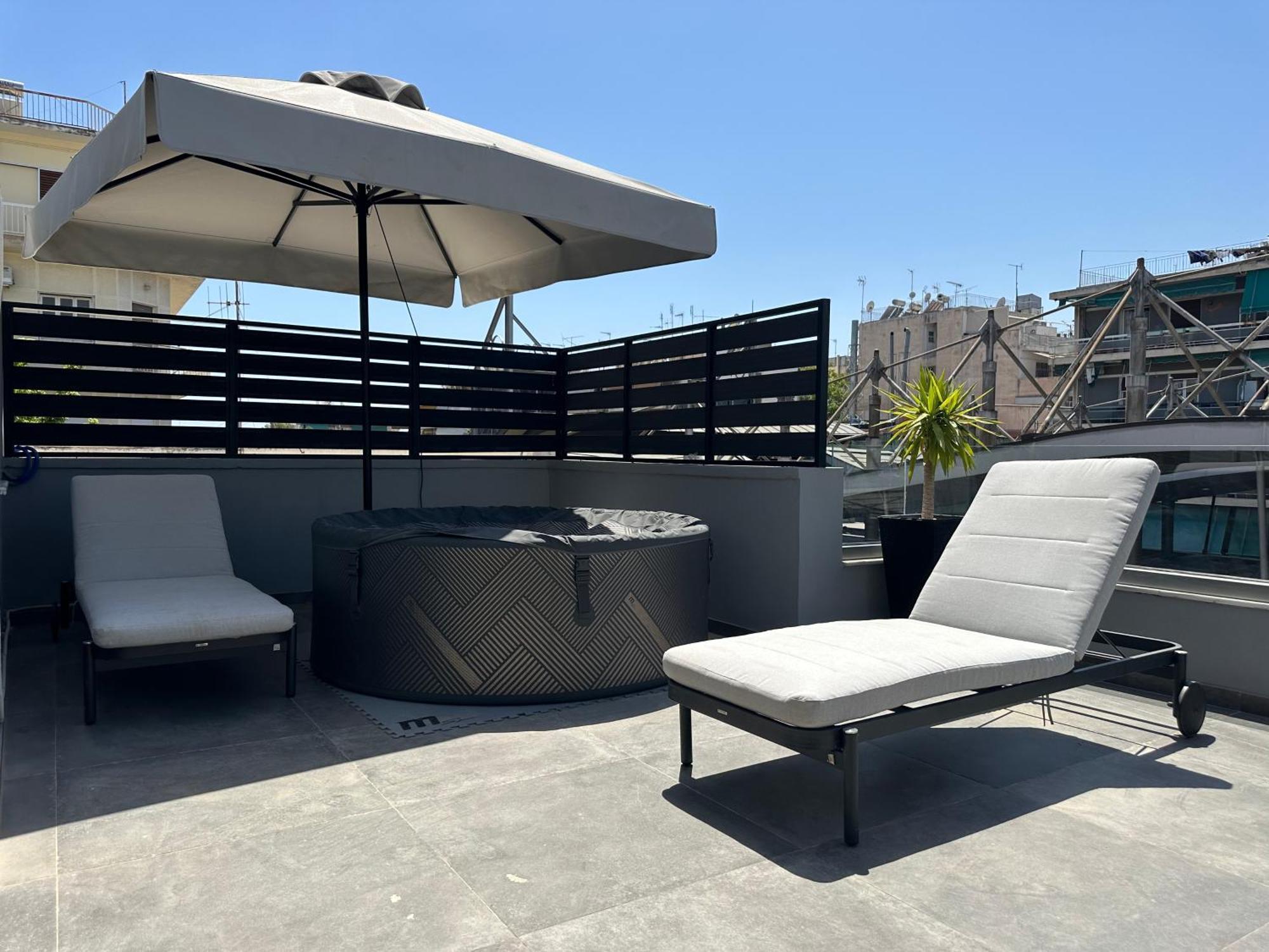 T&T Luxury Apartments - Rooftop Jacuzzi アテネ エクステリア 写真
